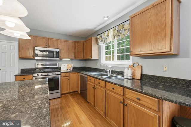 4917 FRISHMAN CT, Woodbridge, VA 22193
