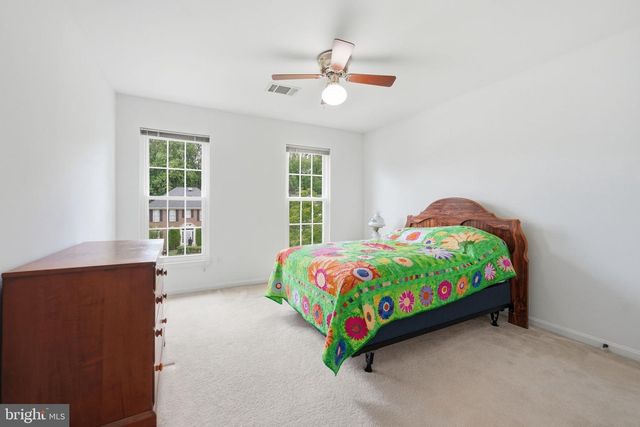 4917 FRISHMAN CT, Woodbridge, VA 22193