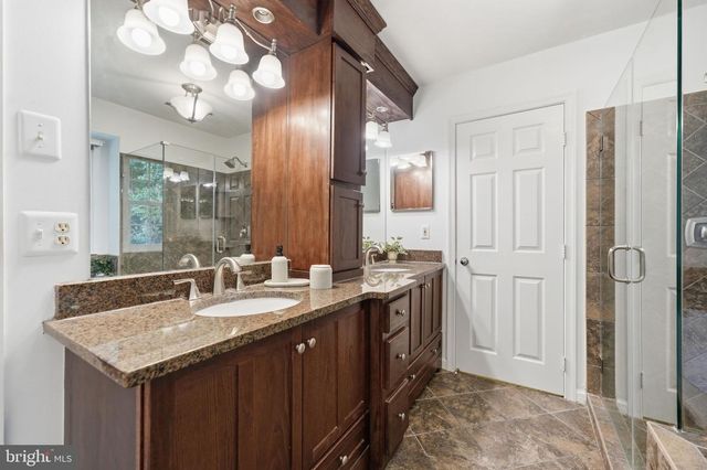 4917 FRISHMAN CT, Woodbridge, VA 22193