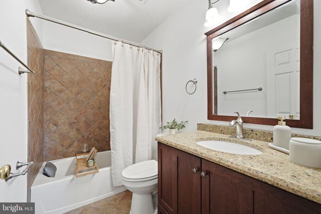 4917 FRISHMAN CT, Woodbridge, VA 22193