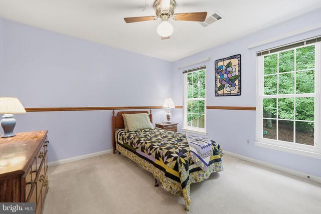 4917 FRISHMAN CT, Woodbridge, VA 22193