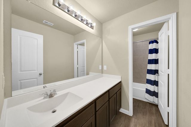 4274 Mcgregor Bluff Lane, Conroe, TX 77304