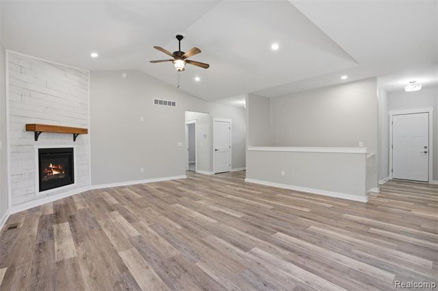 6320 Birch Meadows Lane, Fowlerville, MI 48836