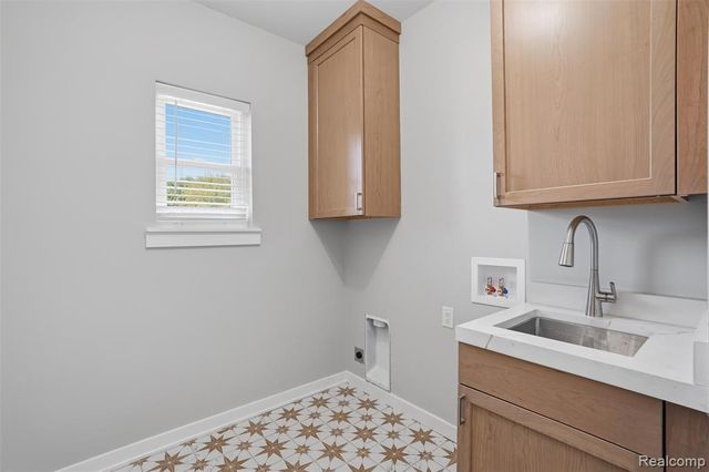 6320 Birch Meadows Lane, Fowlerville, MI 48836
