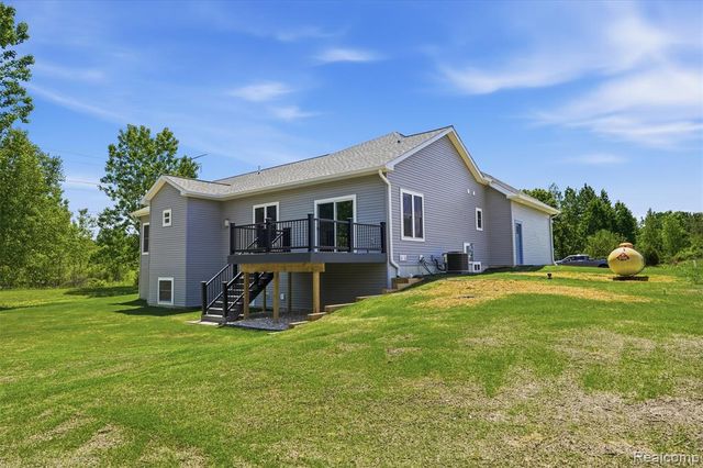 6320 Birch Meadows Lane, Fowlerville, MI 48836