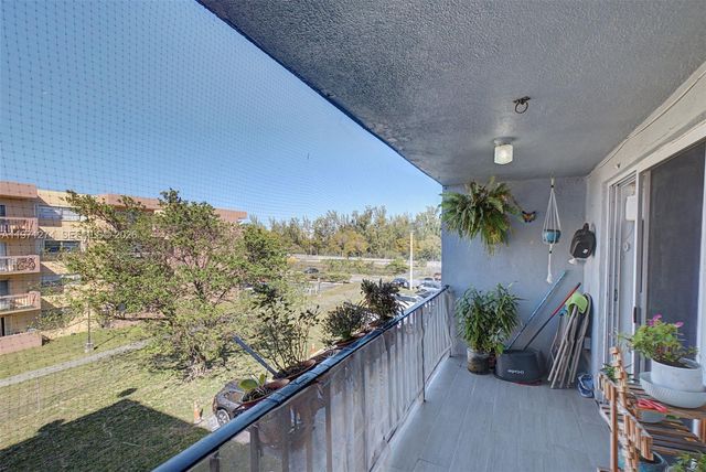 399 NW 72nd Avenue 320, Miami, FL 33126
