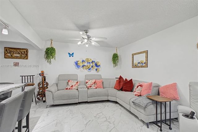 399 NW 72nd Avenue 320, Miami, FL 33126