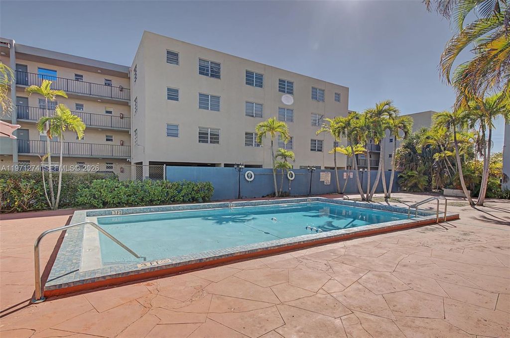 399 NW 72nd Avenue 320, Miami, FL 33126