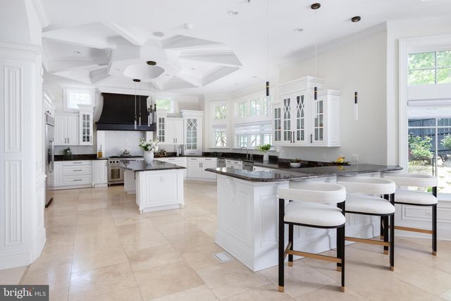 5821 GOLDSBORO RD, Bethesda, MD 20817