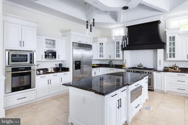 5821 GOLDSBORO RD, Bethesda, MD 20817