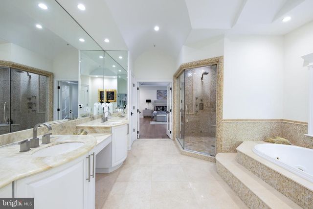 5821 GOLDSBORO RD, Bethesda, MD 20817