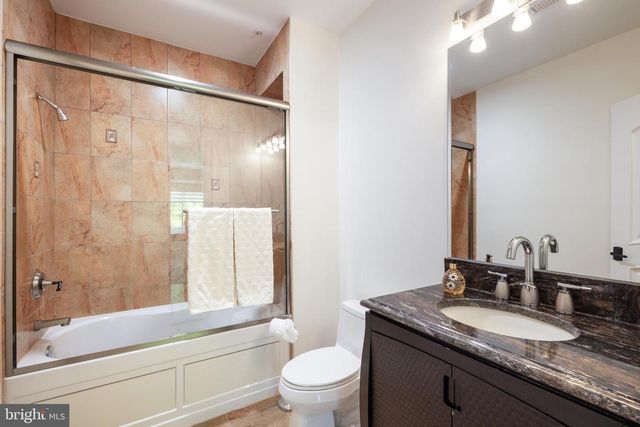 5821 GOLDSBORO RD, Bethesda, MD 20817