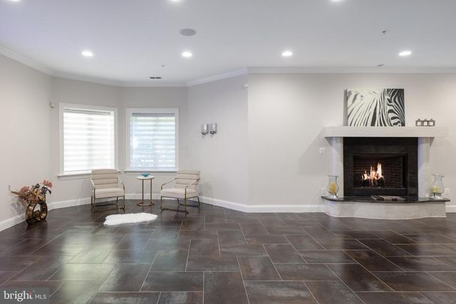 5821 GOLDSBORO RD, Bethesda, MD 20817