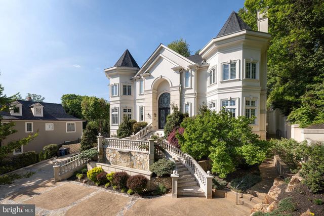 5821 GOLDSBORO RD, Bethesda, MD 20817