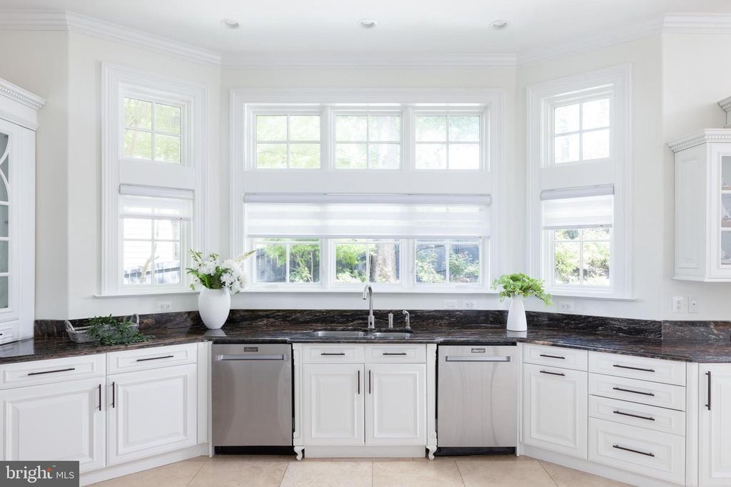 Image 22 of property listing at 5821 GOLDSBORO RD, Bethesda, MD 20817