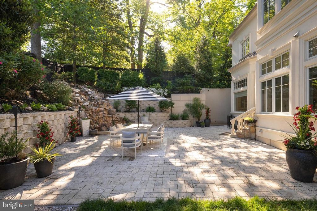 Image 56 of property listing at 5821 GOLDSBORO RD, Bethesda, MD 20817