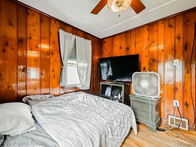 17236 Euclid Avenue, Allen Park, MI 48101