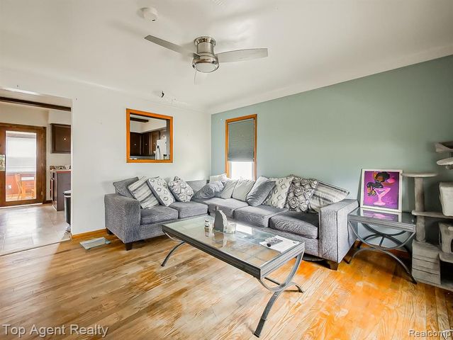 17236 Euclid Avenue, Allen Park, MI 48101