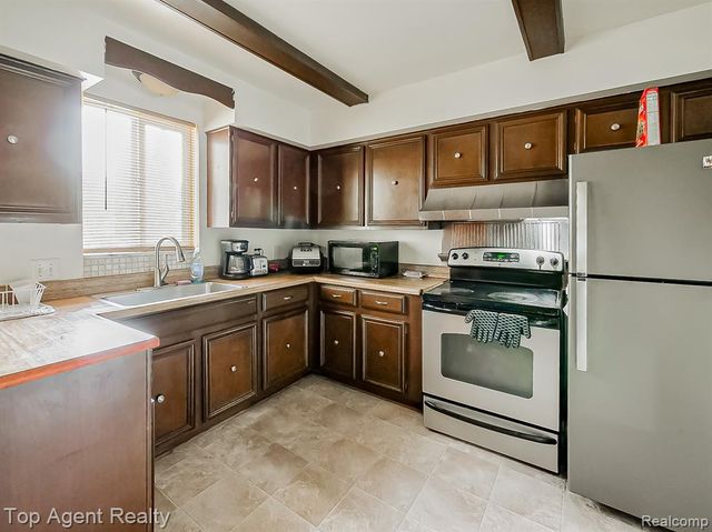 17236 Euclid Avenue, Allen Park, MI 48101