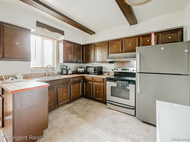 17236 Euclid Avenue, Allen Park, MI 48101