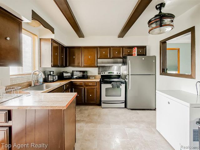 17236 Euclid Avenue, Allen Park, MI 48101