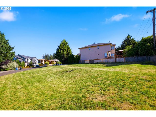 445 Ne 43RD Cir, Camas, WA 98607