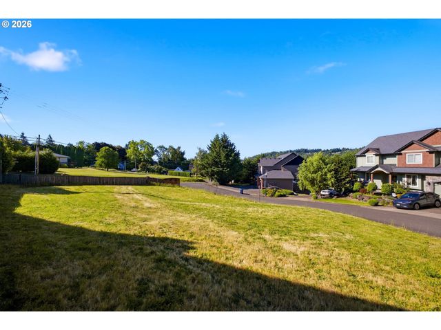 445 Ne 43RD Cir, Camas, WA 98607
