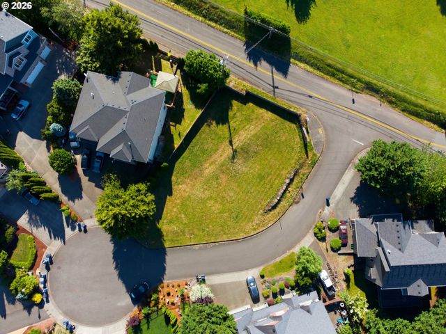 445 Ne 43RD Cir, Camas, WA 98607