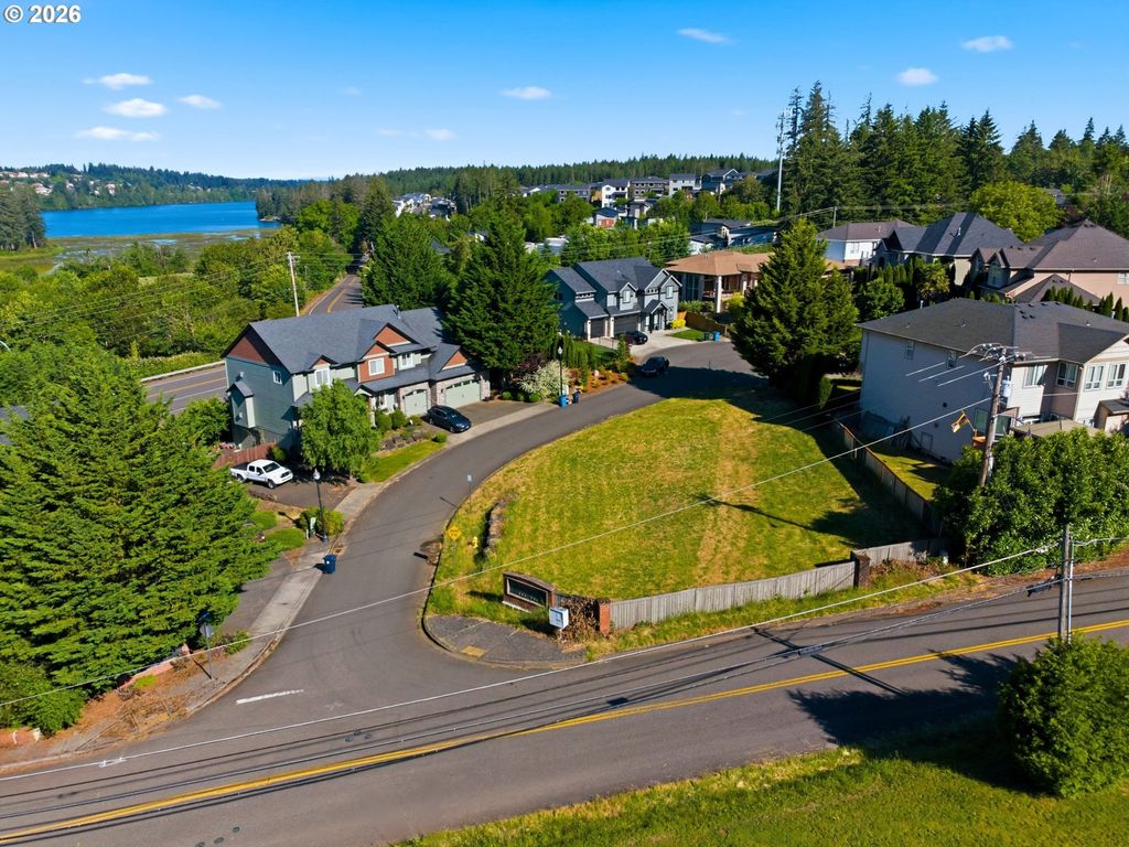 445 Ne 43RD Cir, Camas, WA 98607