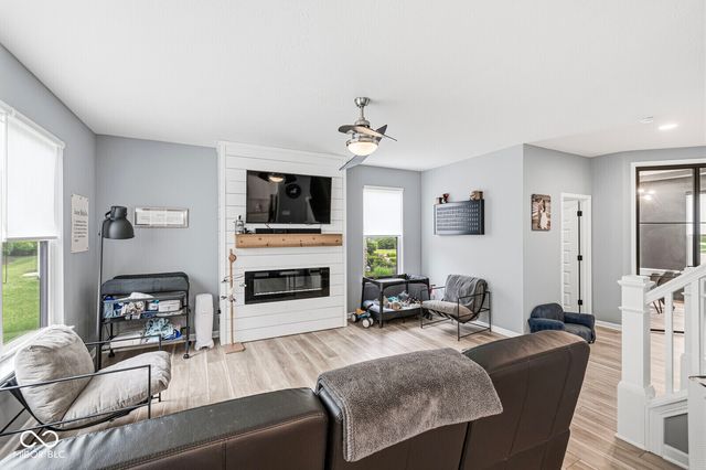 5242 Tulip Tree Drive, Noblesville, IN 46062