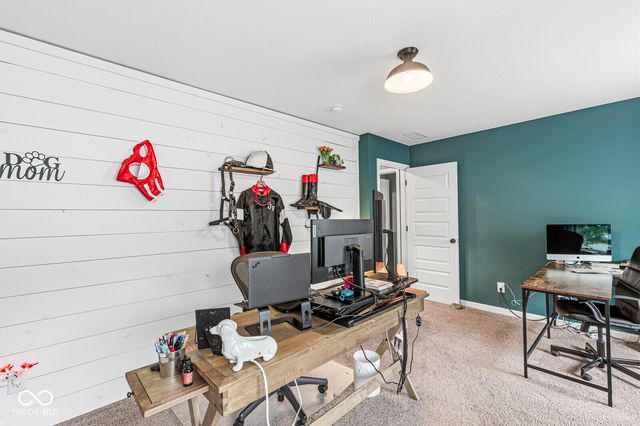 5242 Tulip Tree Drive, Noblesville, IN 46062