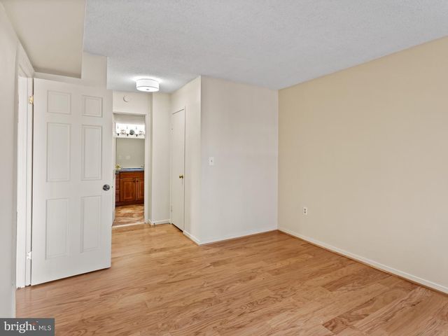 2320 WISCONSIN AVE NW #206, Washington, DC 20007