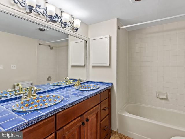2320 WISCONSIN AVE NW #206, Washington, DC 20007