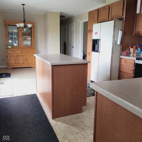 7960 W 800 N, Fairland, IN 46126