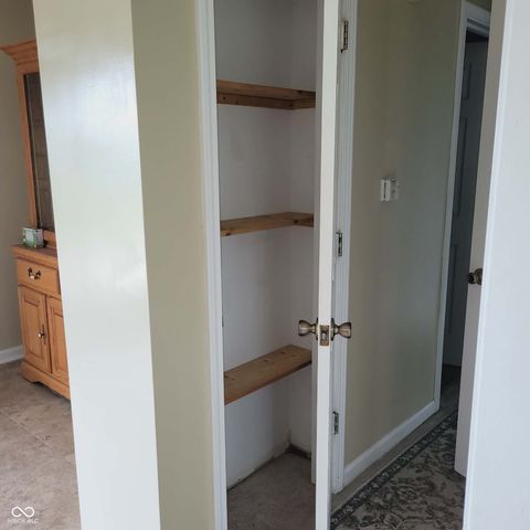 7960 W 800 N, Fairland, IN 46126