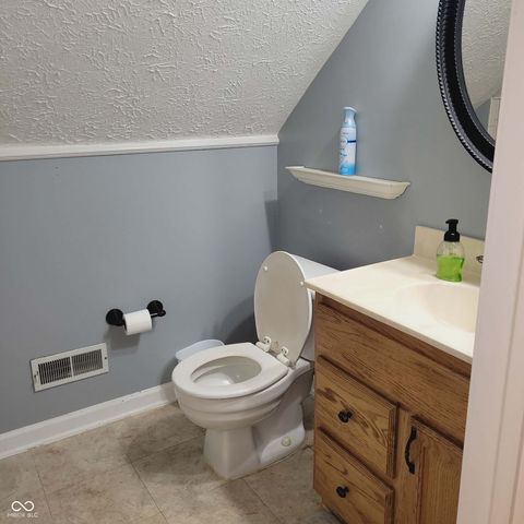 7960 W 800 N, Fairland, IN 46126