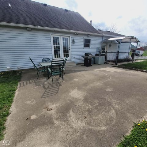 7960 W 800 N, Fairland, IN 46126