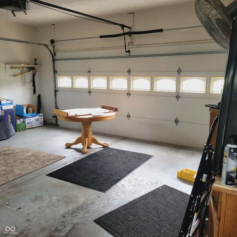 7960 W 800 N, Fairland, IN 46126