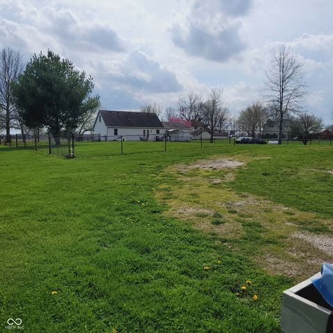 7960 W 800 N, Fairland, IN 46126