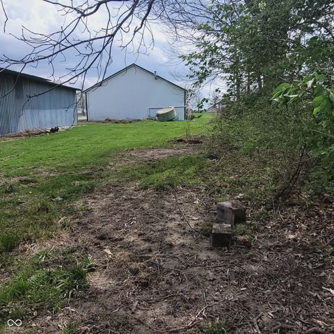 7960 W 800 N, Fairland, IN 46126