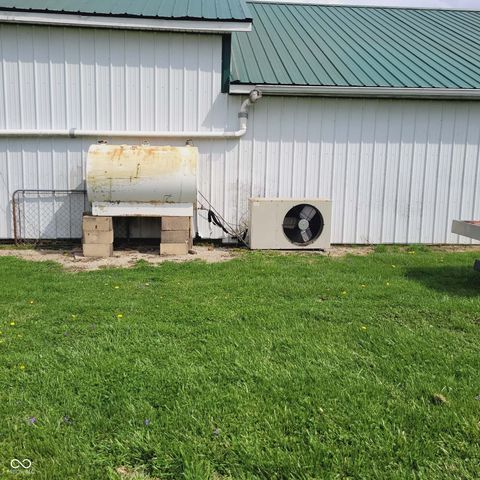 7960 W 800 N, Fairland, IN 46126