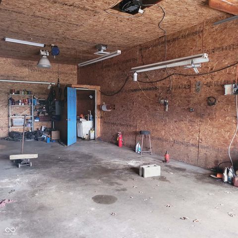 7960 W 800 N, Fairland, IN 46126