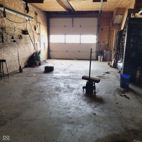 7960 W 800 N, Fairland, IN 46126