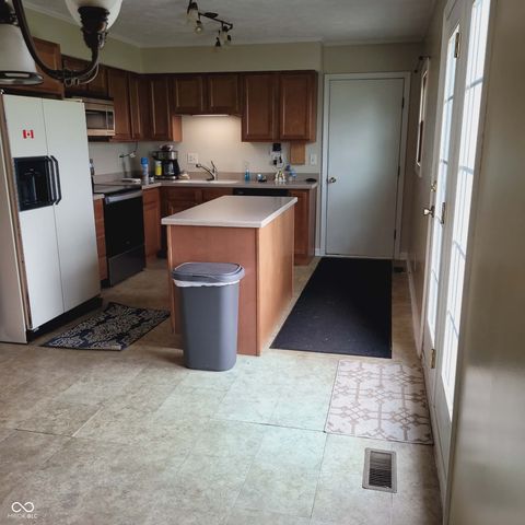 7960 W 800 N, Fairland, IN 46126