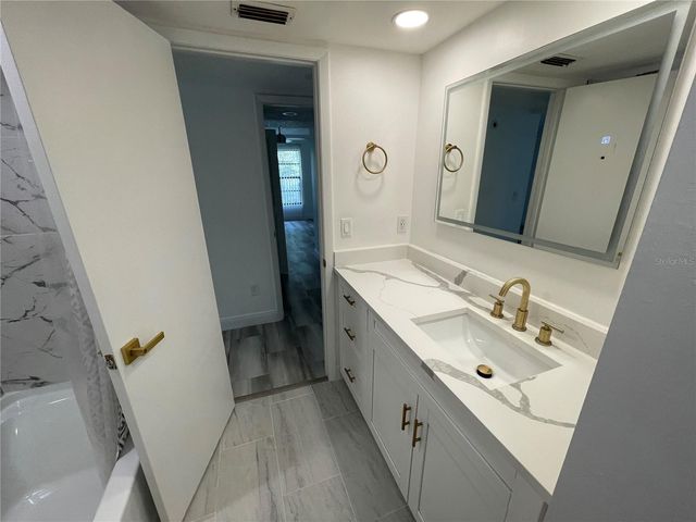 4965 PURITAN CIRCLE 401, Tampa, FL 33617