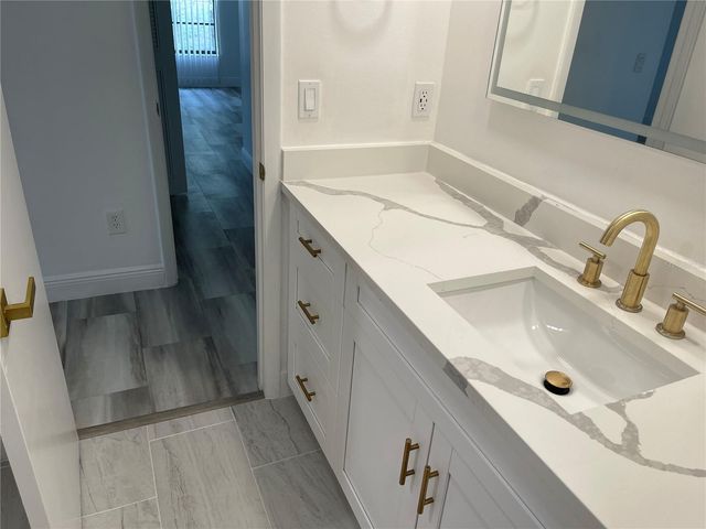 4965 PURITAN CIRCLE 401, Tampa, FL 33617