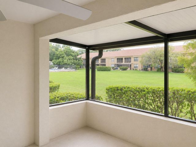 4965 PURITAN CIRCLE 401, Tampa, FL 33617