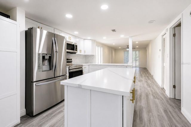 4965 PURITAN CIRCLE 401, Tampa, FL 33617