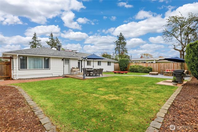 23449 28th Avenue S, Des Moines, WA 98198