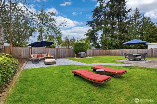 23449 28th Avenue S, Des Moines, WA 98198
